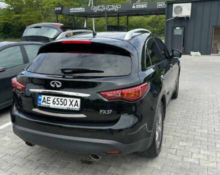 Черный Инфинити FX 37, объемом двигателя 3.7 л и пробегом 145 тыс. км за 18000 $, фото 12 на Automoto.ua