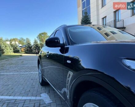 Черный Инфинити FX 37, объемом двигателя 3.7 л и пробегом 183 тыс. км за 14850 $, фото 13 на Automoto.ua