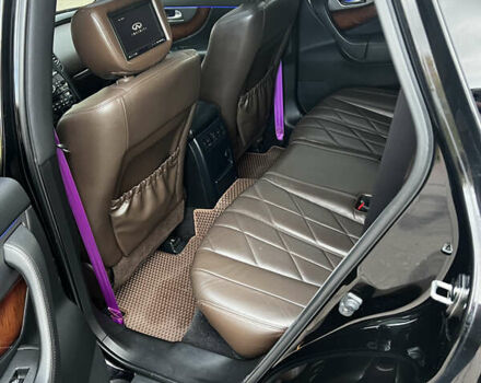 Черный Инфинити FX 37, объемом двигателя 3.7 л и пробегом 190 тыс. км за 16800 $, фото 17 на Automoto.ua