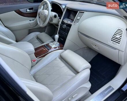 Черный Инфинити FX 37, объемом двигателя 3.7 л и пробегом 183 тыс. км за 14850 $, фото 41 на Automoto.ua