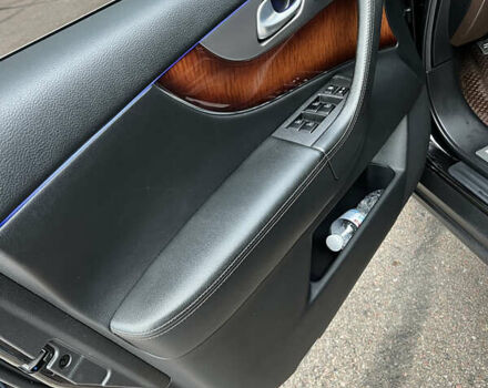 Черный Инфинити FX 37, объемом двигателя 3.7 л и пробегом 190 тыс. км за 16800 $, фото 11 на Automoto.ua