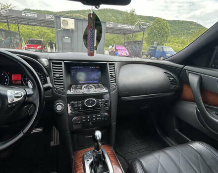 Черный Инфинити FX 37, объемом двигателя 3.7 л и пробегом 145 тыс. км за 18000 $, фото 23 на Automoto.ua