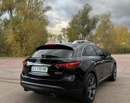 Черный Инфинити FX 37, объемом двигателя 3.7 л и пробегом 190 тыс. км за 16800 $, фото 4 на Automoto.ua