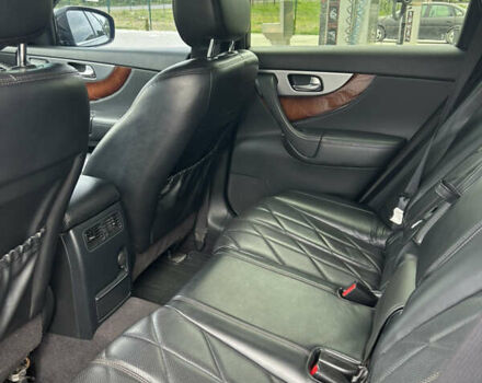 Черный Инфинити FX 37, объемом двигателя 3.7 л и пробегом 145 тыс. км за 18000 $, фото 38 на Automoto.ua