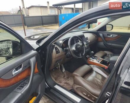 Чорний Інфініті FX 37, об'ємом двигуна 3.7 л та пробігом 263 тис. км за 13500 $, фото 4 на Automoto.ua