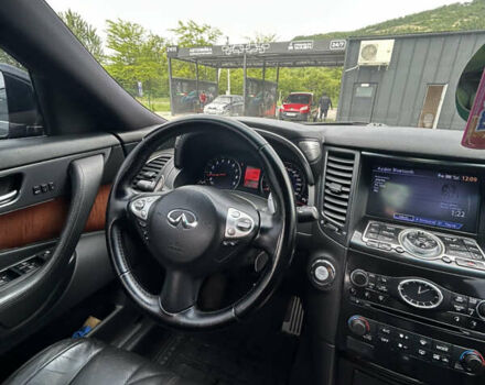 Черный Инфинити FX 37, объемом двигателя 3.7 л и пробегом 145 тыс. км за 18000 $, фото 24 на Automoto.ua