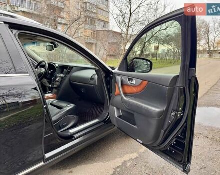 Чорний Інфініті FX 37, об'ємом двигуна 3.7 л та пробігом 211 тис. км за 16900 $, фото 39 на Automoto.ua