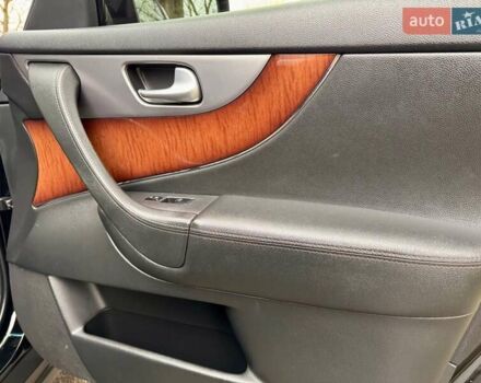 Чорний Інфініті FX 37, об'ємом двигуна 3.7 л та пробігом 211 тис. км за 16900 $, фото 43 на Automoto.ua