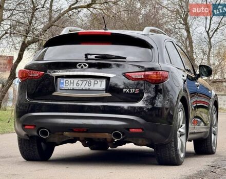 Чорний Інфініті FX 37, об'ємом двигуна 3.7 л та пробігом 211 тис. км за 16900 $, фото 15 на Automoto.ua