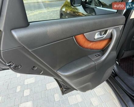 Черный Инфинити FX 37, объемом двигателя 3.7 л и пробегом 211 тыс. км за 16800 $, фото 53 на Automoto.ua