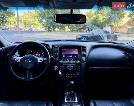 Черный Инфинити FX 37, объемом двигателя 3.7 л и пробегом 202 тыс. км за 15400 $, фото 26 на Automoto.ua