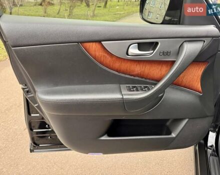 Чорний Інфініті FX 37, об'ємом двигуна 3.7 л та пробігом 211 тис. км за 16900 $, фото 48 на Automoto.ua