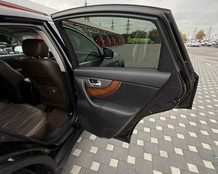 Черный Инфинити FX 37, объемом двигателя 3.7 л и пробегом 172 тыс. км за 17700 $, фото 13 на Automoto.ua