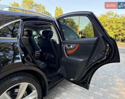 Черный Инфинити FX 37, объемом двигателя 3.7 л и пробегом 211 тыс. км за 16800 $, фото 60 на Automoto.ua