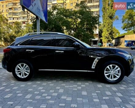 Черный Инфинити FX 37, объемом двигателя 3.7 л и пробегом 202 тыс. км за 15400 $, фото 1 на Automoto.ua