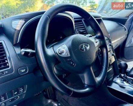 Черный Инфинити FX 37, объемом двигателя 3.7 л и пробегом 202 тыс. км за 15400 $, фото 47 на Automoto.ua