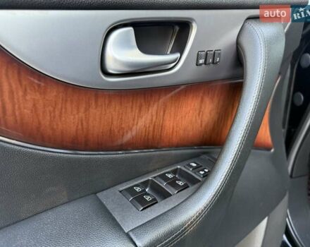 Черный Инфинити FX 37, объемом двигателя 3.7 л и пробегом 211 тыс. км за 16800 $, фото 37 на Automoto.ua