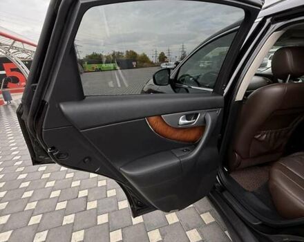 Черный Инфинити FX 37, объемом двигателя 3.7 л и пробегом 172 тыс. км за 17700 $, фото 11 на Automoto.ua