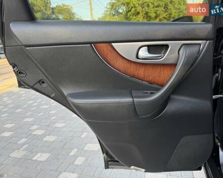 Черный Инфинити FX 37, объемом двигателя 3.7 л и пробегом 211 тыс. км за 16800 $, фото 38 на Automoto.ua