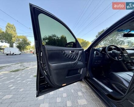 Черный Инфинити FX 37, объемом двигателя 3.7 л и пробегом 202 тыс. км за 15400 $, фото 57 на Automoto.ua