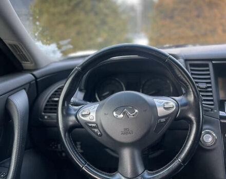 Черный Инфинити FX 37, объемом двигателя 3.7 л и пробегом 127 тыс. км за 15500 $, фото 10 на Automoto.ua