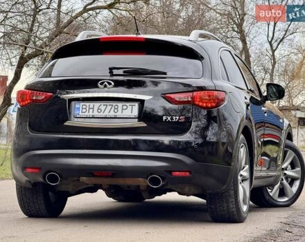 Чорний Інфініті FX 37, об'ємом двигуна 3.7 л та пробігом 211 тис. км за 16900 $, фото 24 на Automoto.ua