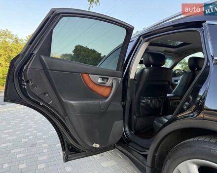 Черный Инфинити FX 37, объемом двигателя 3.7 л и пробегом 211 тыс. км за 16800 $, фото 52 на Automoto.ua