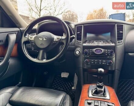 Чорний Інфініті FX 37, об'ємом двигуна 3.7 л та пробігом 211 тис. км за 16900 $, фото 71 на Automoto.ua