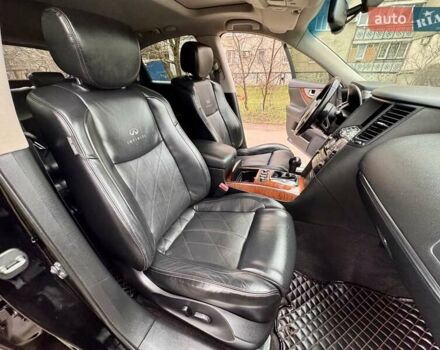 Чорний Інфініті FX 37, об'ємом двигуна 3.7 л та пробігом 211 тис. км за 16900 $, фото 45 на Automoto.ua