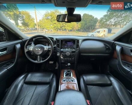 Черный Инфинити FX 37, объемом двигателя 3.7 л и пробегом 211 тыс. км за 16800 $, фото 58 на Automoto.ua