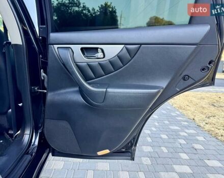 Черный Инфинити FX 37, объемом двигателя 3.7 л и пробегом 202 тыс. км за 15400 $, фото 23 на Automoto.ua