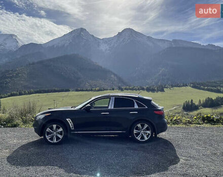 Черный Инфинити FX 37, объемом двигателя 3.7 л и пробегом 127 тыс. км за 15500 $, фото 1 на Automoto.ua