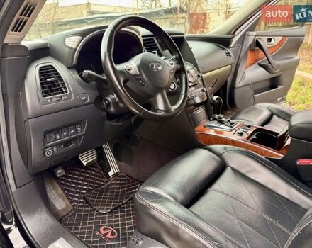 Чорний Інфініті FX 37, об'ємом двигуна 3.7 л та пробігом 211 тис. км за 16900 $, фото 53 на Automoto.ua