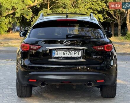 Черный Инфинити FX 37, объемом двигателя 3.7 л и пробегом 211 тыс. км за 16800 $, фото 7 на Automoto.ua