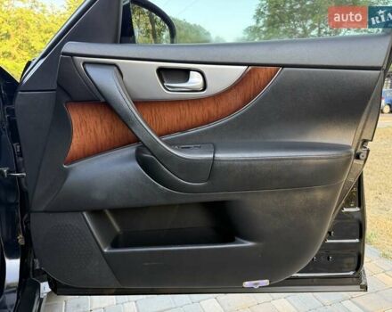 Черный Инфинити FX 37, объемом двигателя 3.7 л и пробегом 211 тыс. км за 16800 $, фото 48 на Automoto.ua