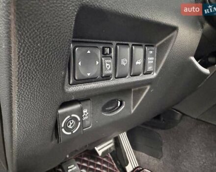 Чорний Інфініті FX 37, об'ємом двигуна 3.7 л та пробігом 211 тис. км за 16900 $, фото 51 на Automoto.ua