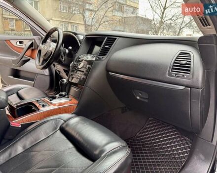 Чорний Інфініті FX 37, об'ємом двигуна 3.7 л та пробігом 211 тис. км за 16900 $, фото 44 на Automoto.ua