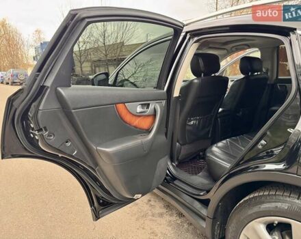 Чорний Інфініті FX 37, об'ємом двигуна 3.7 л та пробігом 211 тис. км за 16900 $, фото 56 на Automoto.ua