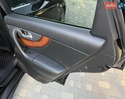 Черный Инфинити FX 37, объемом двигателя 3.7 л и пробегом 211 тыс. км за 16800 $, фото 55 на Automoto.ua