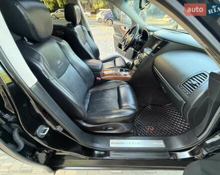 Черный Инфинити FX 37, объемом двигателя 3.7 л и пробегом 211 тыс. км за 16800 $, фото 51 на Automoto.ua