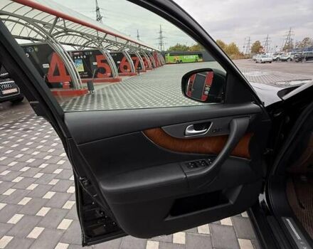 Черный Инфинити FX 37, объемом двигателя 3.7 л и пробегом 172 тыс. км за 17700 $, фото 14 на Automoto.ua