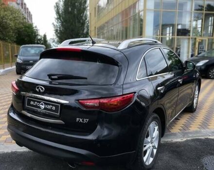 Черный Инфинити FX 37, объемом двигателя 3.7 л и пробегом 199 тыс. км за 15300 $, фото 3 на Automoto.ua
