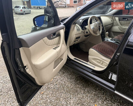 Черный Инфинити FX 37, объемом двигателя 3.7 л и пробегом 226 тыс. км за 16300 $, фото 4 на Automoto.ua