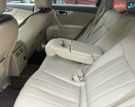 Черный Инфинити FX 37, объемом двигателя 3.7 л и пробегом 226 тыс. км за 16300 $, фото 1 на Automoto.ua