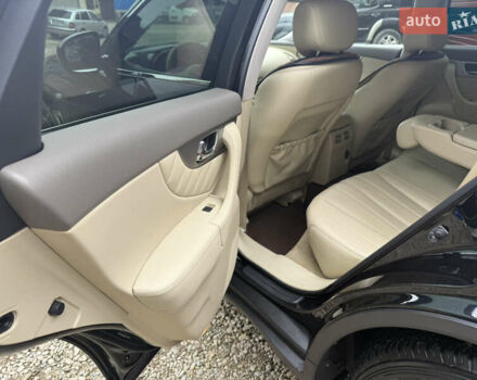 Черный Инфинити FX 37, объемом двигателя 3.7 л и пробегом 226 тыс. км за 16300 $, фото 16 на Automoto.ua