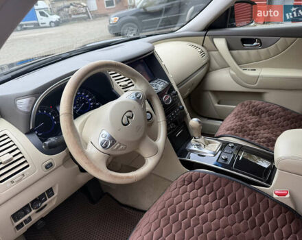 Черный Инфинити FX 37, объемом двигателя 3.7 л и пробегом 226 тыс. км за 16300 $, фото 3 на Automoto.ua