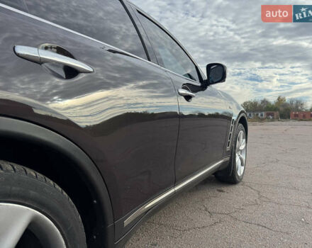 Инфинити FX 37 2010 в Киеве на Automoto.ua Коричневый Инфинити FX 37, объемом двигателя 3.7 л и пробегом 235 тыс. км за 13999 $, фото 29 на Automoto.ua