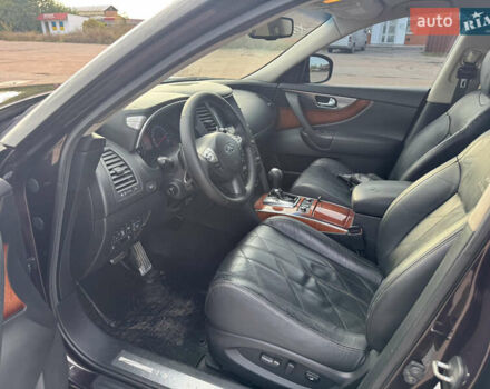 Инфинити FX 37 2010 в Киеве на Automoto.ua Коричневый Инфинити FX 37, объемом двигателя 3.7 л и пробегом 235 тыс. км за 13999 $, фото 34 на Automoto.ua