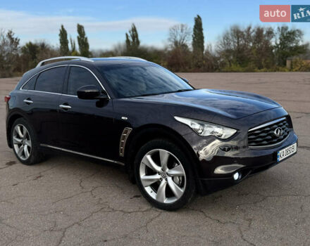 Инфинити FX 37 2010 в Киеве на Automoto.ua Коричневый Инфинити FX 37, объемом двигателя 3.7 л и пробегом 235 тыс. км за 13999 $, фото 14 на Automoto.ua