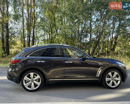 Коричневый Инфинити FX 37, объемом двигателя 3.7 л и пробегом 279 тыс. км за 13500 $, фото 7 на Automoto.ua